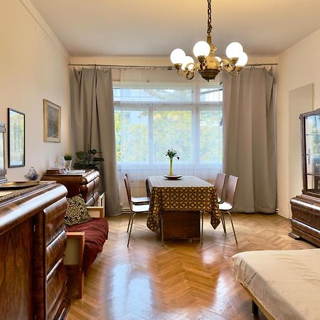 Apartment Sedlcanska - You Will Save Money Here - Equipped With Antique Furniture プラハ エクステリア 写真