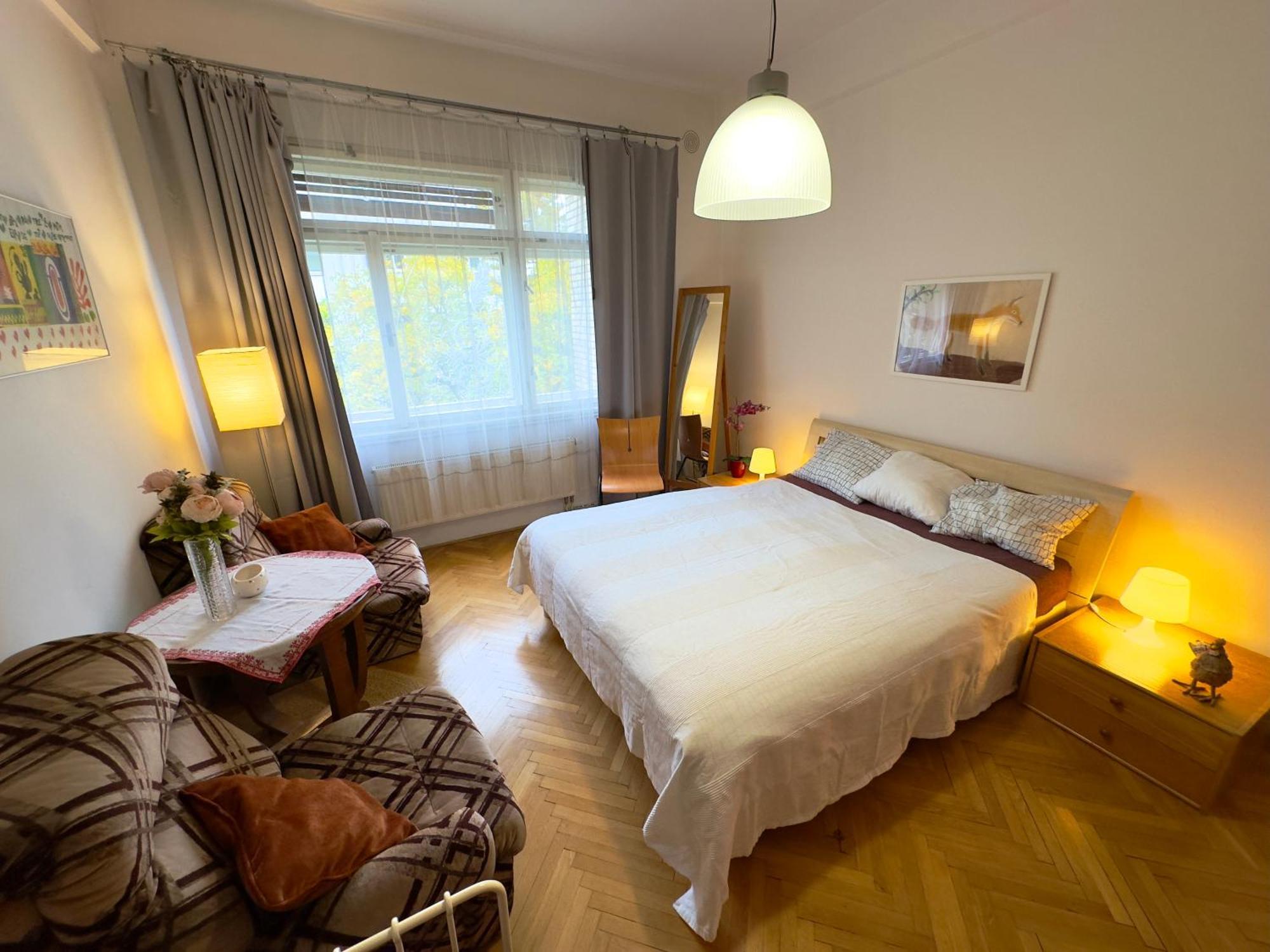 Apartment Sedlcanska - You Will Save Money Here - Equipped With Antique Furniture プラハ エクステリア 写真