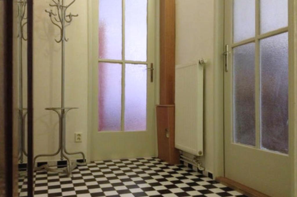 Apartment Sedlcanska - You Will Save Money Here - Equipped With Antique Furniture プラハ 部屋 写真